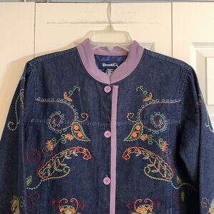 Denim & Co Women’s M Embroidered Denim Jacket Long Sleeve with Pockets.   L1